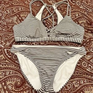 Athleta swimsuit size Med